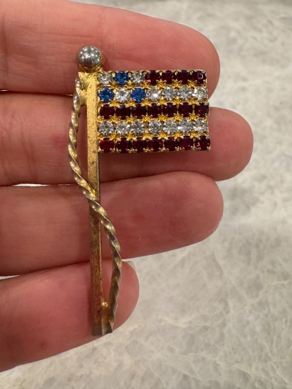 Vintage American Flag Rhinestone Pin Brooch - Picture 6 of 8
